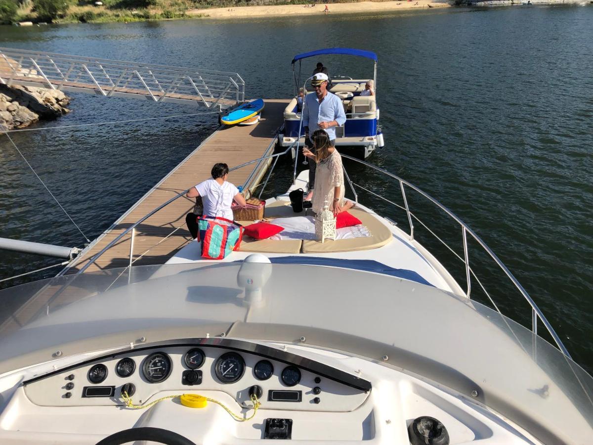 Hotel Aquadouro Yacht Radames - Sleep Boat Experience Castelo de Paiva Esterno foto